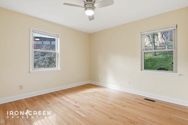 Building Photo - 25 Hazzard St