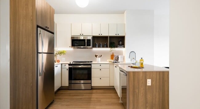 Building Photo - 215 Grove St