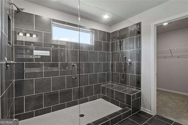 Building Photo - 213 Chiswick Lp