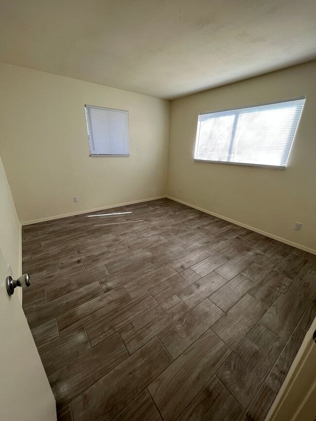 Building Photo - Townhome For Rent