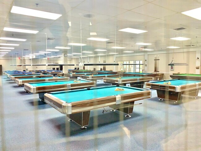 Building Photo - 3 Ventnor Dr