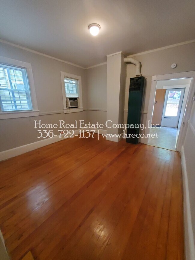 Building Photo - 115 S Spruce St