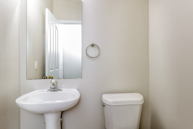 Building Photo - 13424 Michael Lynn Rd