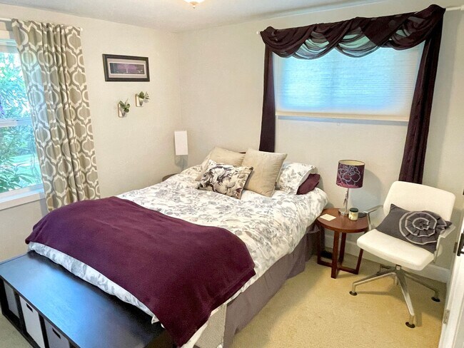 Building Photo - Powellhurst-Gilbert Updated Ranch Home wit...