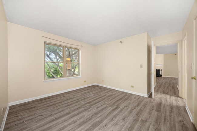 Building Photo - 214 Glengarry Dr
