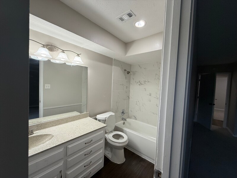 Building Photo - 2018 Auburn Dr