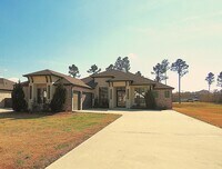 Building Photo - Resort Like Living in a Country Setting