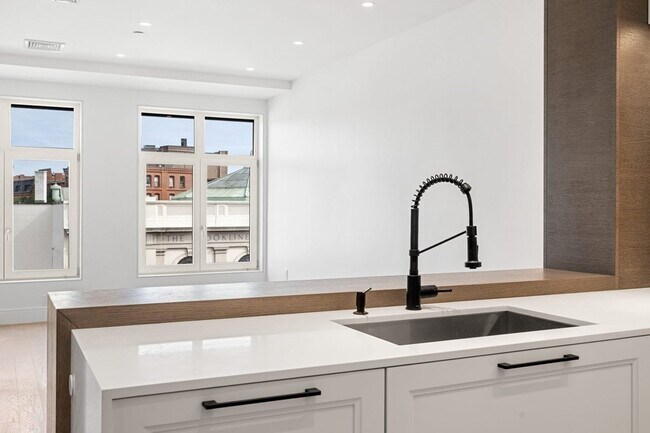 Building Photo - 67 Walnut Pl