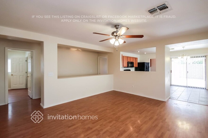 Building Photo - 2887 E Cherry Hills Dr