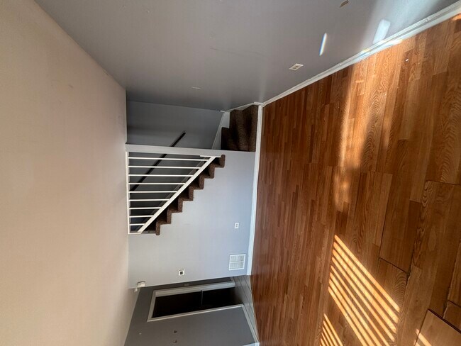 Building Photo - 8028 S Kingston Ave