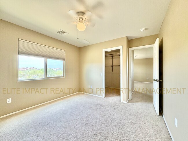 Building Photo - 6004 S Meadow Breeze Dr