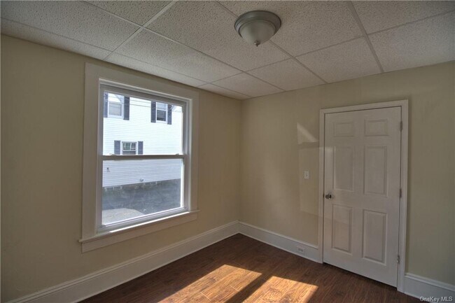 Building Photo - 83 Hudson St