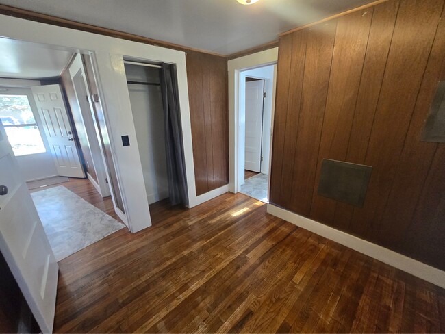 Building Photo - 316 N Walnut St