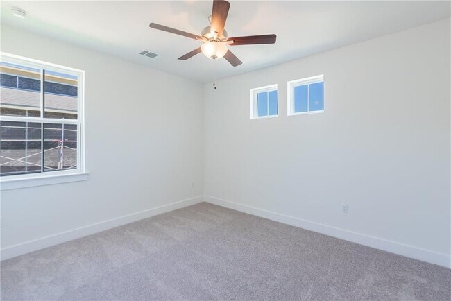 Building Photo - 1617 Woodwind Ln