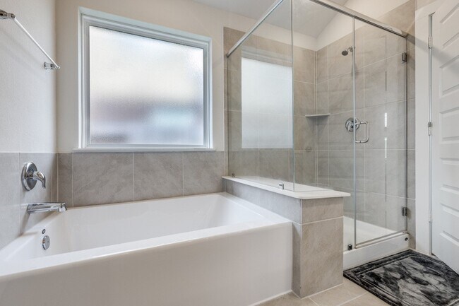 Building Photo - 1318 Cascade Hls Dr