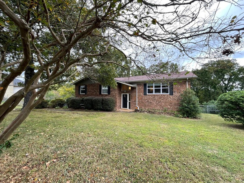 Building Photo - 4528 Sherry Ln