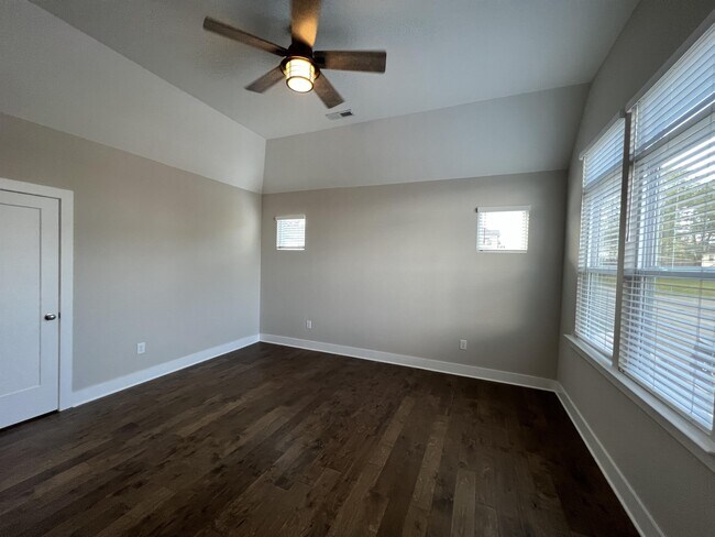 Building Photo - 1436 Ann St