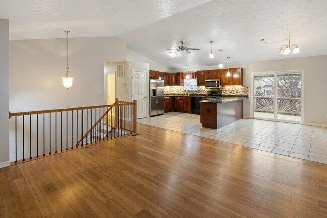 Building Photo - 359 Montgomery Cir
