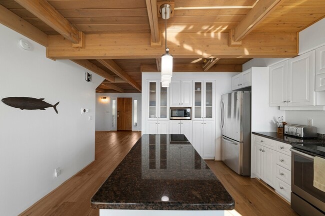 Building Photo - 4825 Sucia Dr