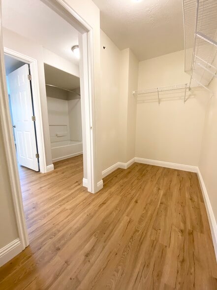Building Photo - 117 E Calbourne Lane