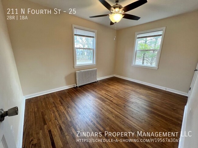 Building Photo - Newly Renovated 2 Bed 1 Bath Apartment at ...