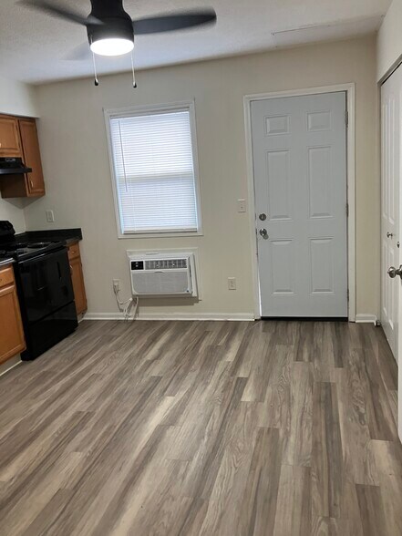 Building Photo - 1235 Todd Ln