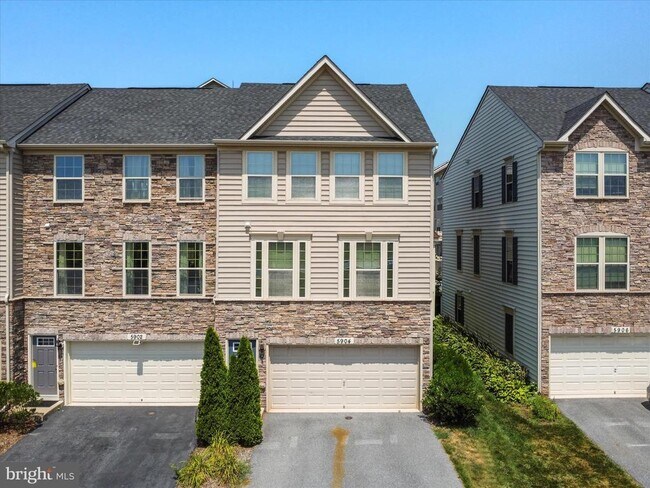 Building Photo - 5904 Leben Dr