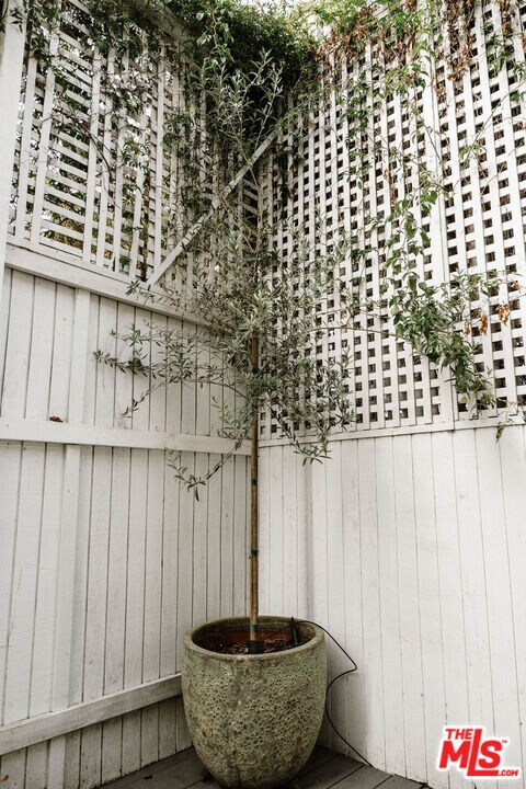 Building Photo - 2786 Bush St