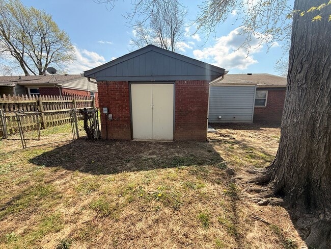 Building Photo - HOME IN BULLITT COUNTY-Hillview