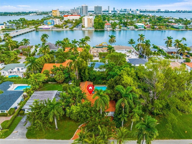 Building Photo - 7711 Coquina Dr