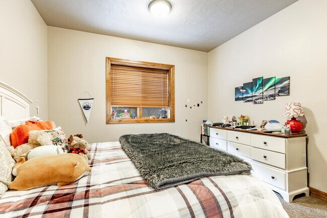 Building Photo - Magnificent Mountain Living in Jeremy Ranch