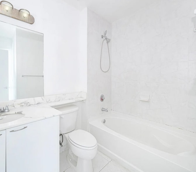 Building Photo - 234 NE 3rd St