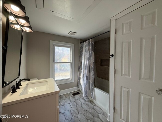 Building Photo - 30 Conover St