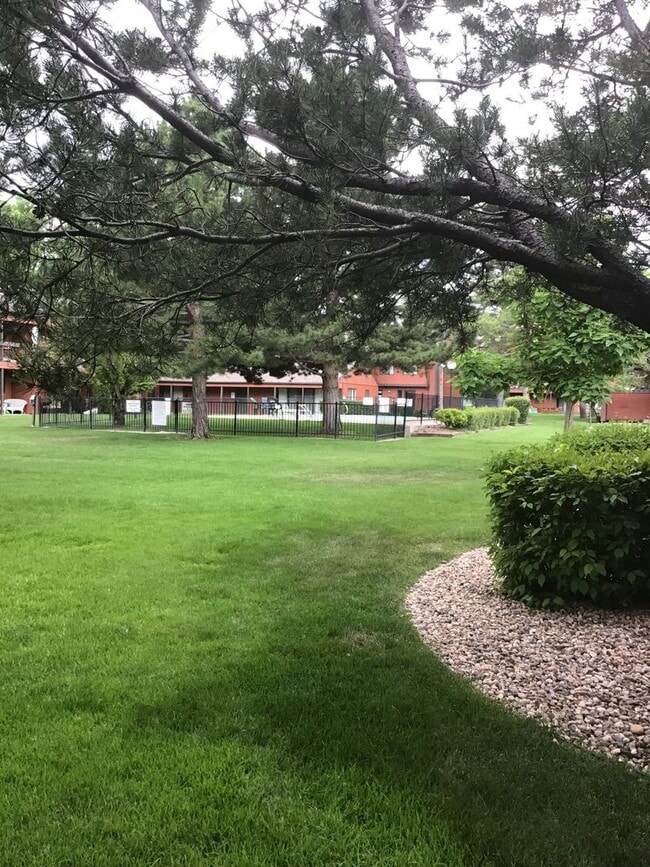 Building Photo - 1625 W Elizabeth St