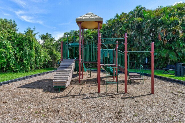 Building Photo - 156 SW Peacock Blvd