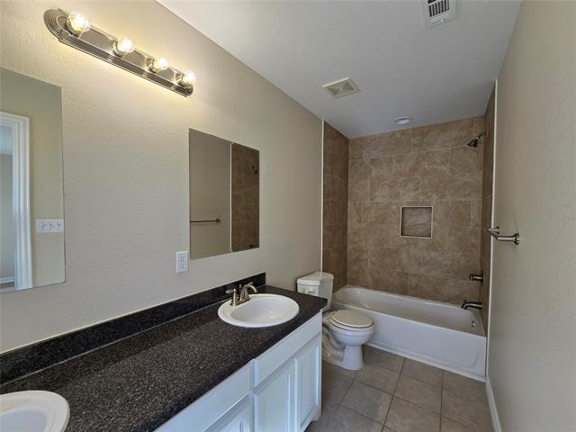 Building Photo - 2317 Bloomfield Dr