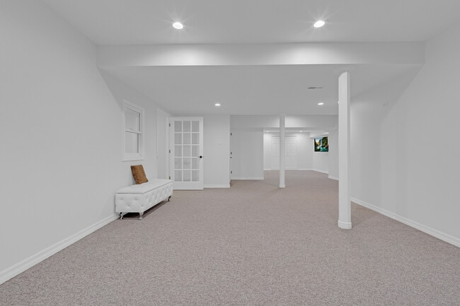 Building Photo - 141 Manchester Ct