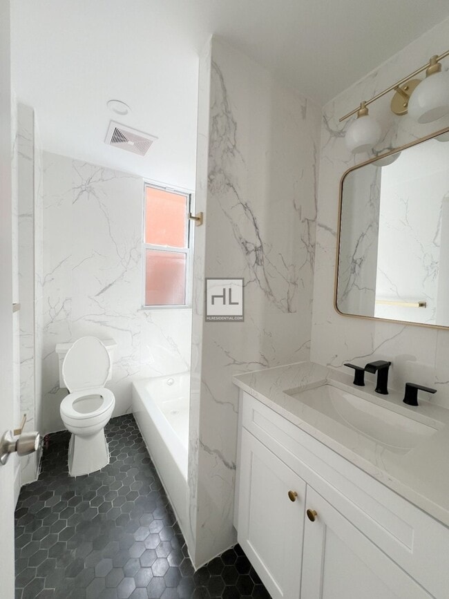 Building Photo - 42 STREET