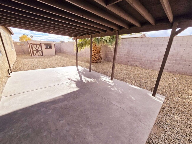 Building Photo - Spacious 4-Bedroom Oasis with Elegant Granite Touches in Vibrant Las Vegas!