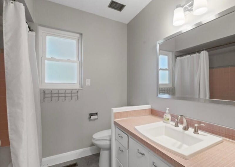 Building Photo - 376 Lauralin Dr