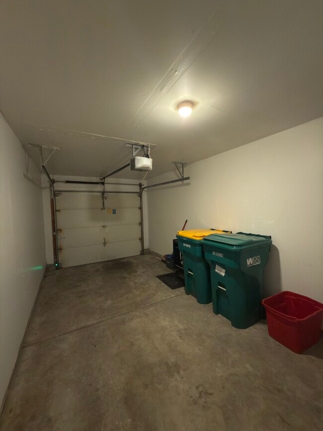 Building Photo - 357 Richmond Dr