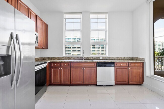 Building Photo - 3001 NE 185th St