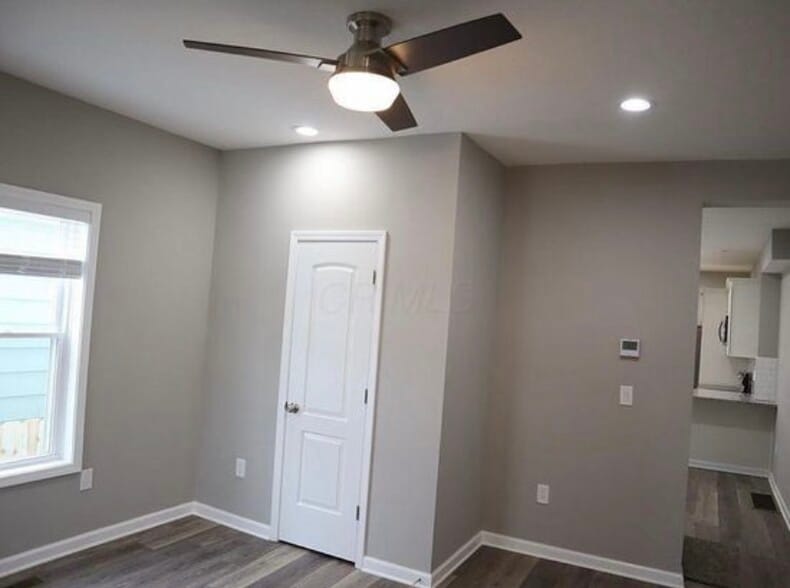 Building Photo - 697 Reinhard Ave