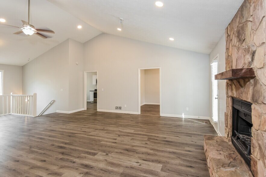 Building Photo - 2752 Hawk Trace NE
