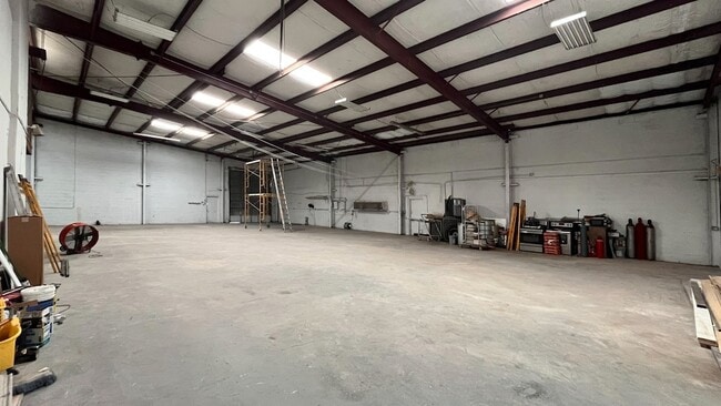 Building Photo - 9220 Rasmus Dr