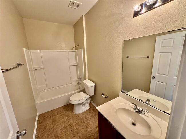 Building Photo - 5716 Knoll Pines Pass