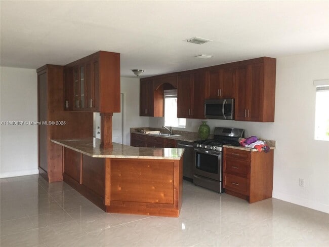 Building Photo - 20545 Leeward Ln