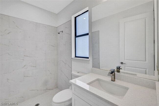 Building Photo - 430-432 Bell Blvd