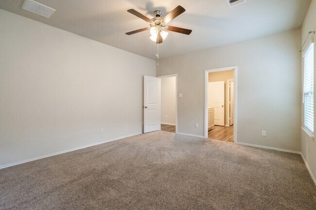 Building Photo - 16856 Pink Wintergreen Dr