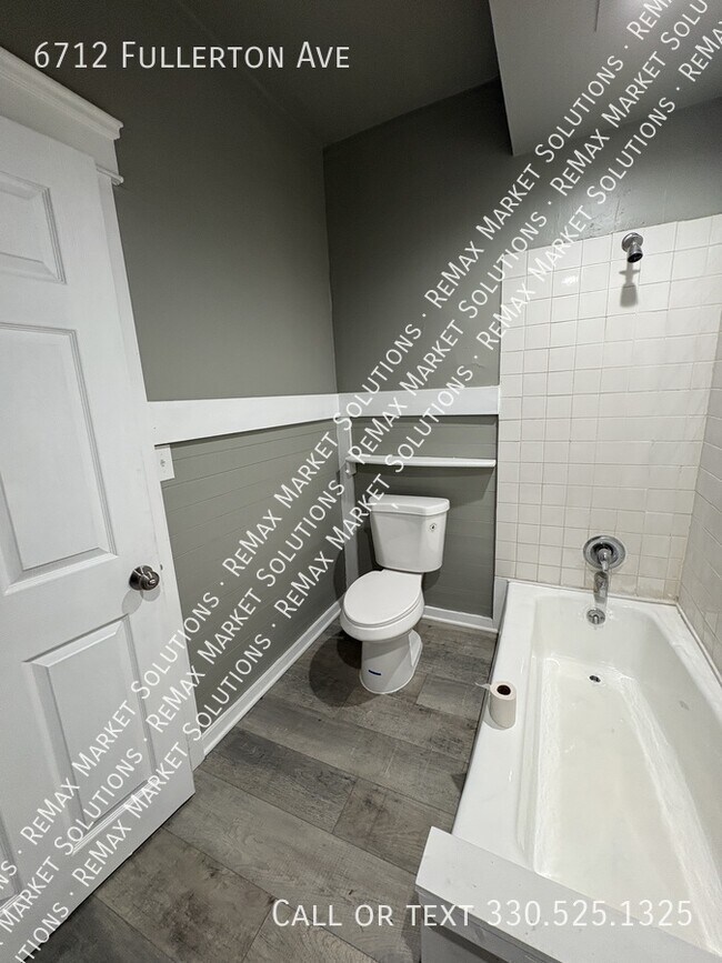 Building Photo - 6712 Fullerton Ave